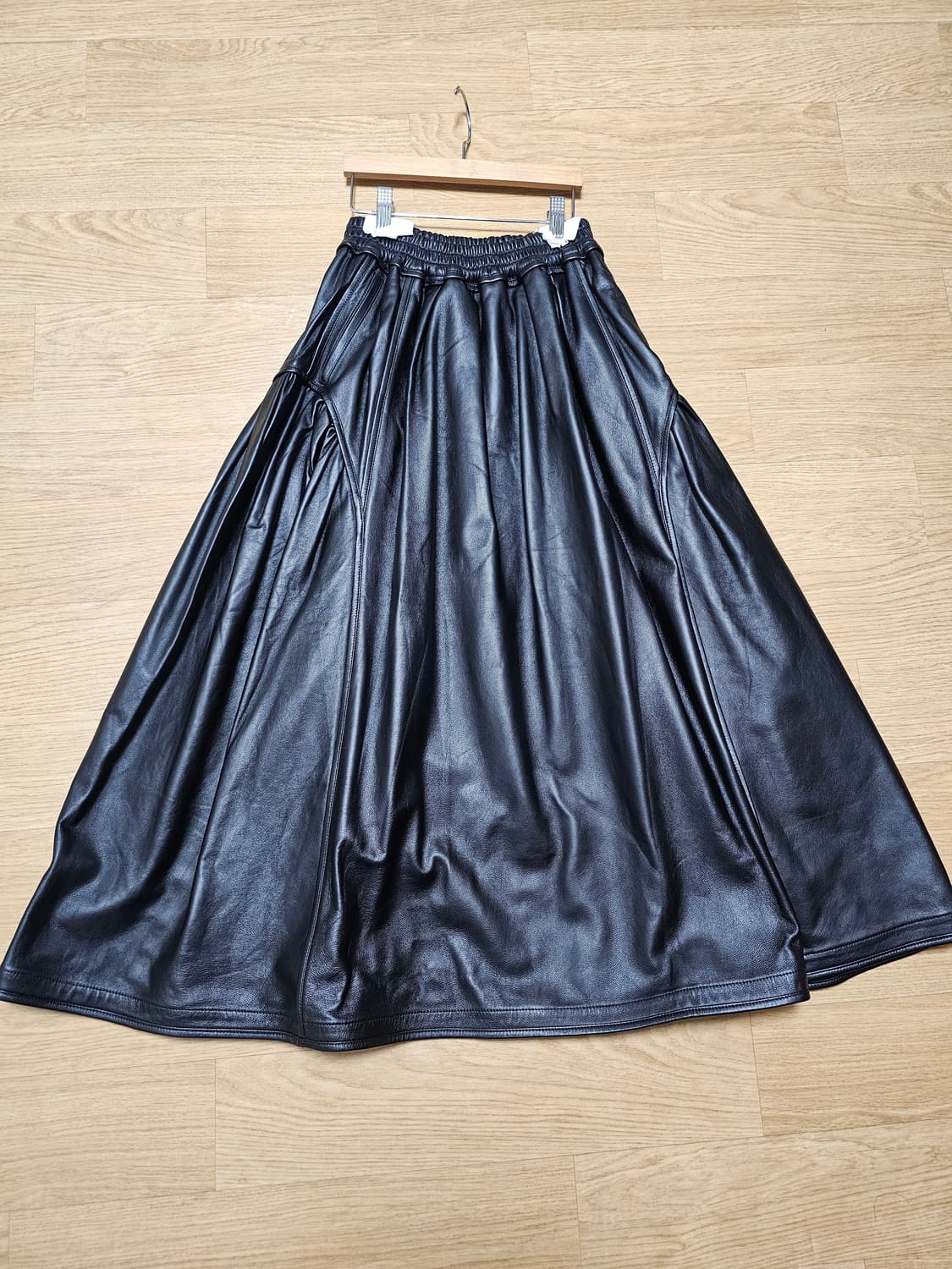 새상품 비뮈에트 bmuet(te) 레더 볼륨 맥시 스커트 상품이미지1