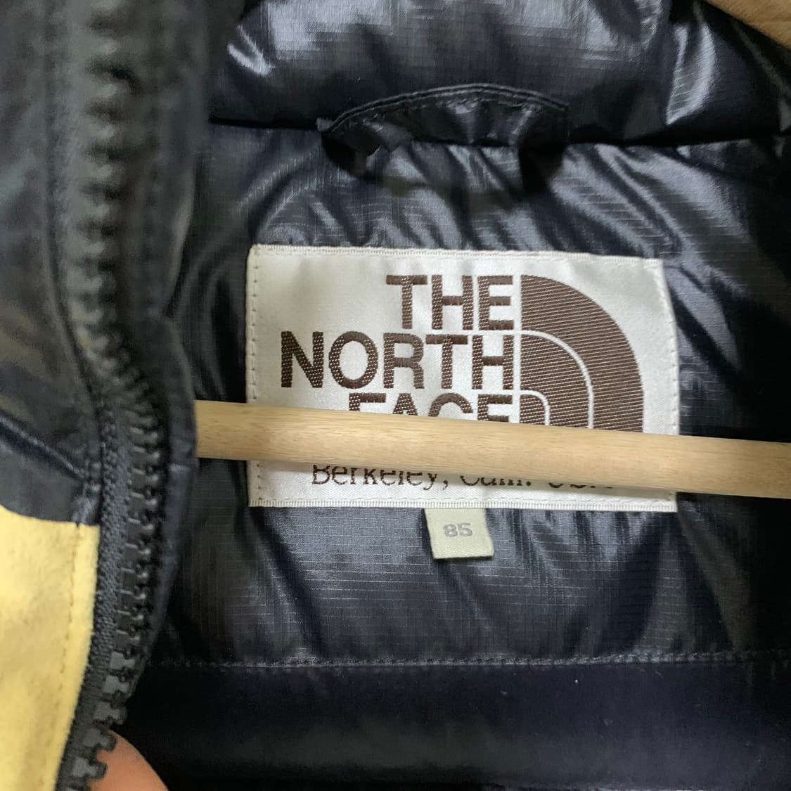 노스페이스 700 패딩 베스트 조끼 블랙/베이지 여성 85 상품이미지8