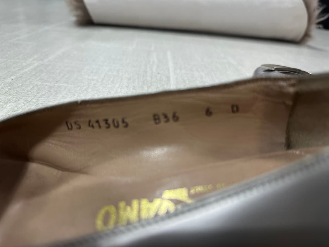 36) 페레가모 Buckled  Loafers 상품이미지8