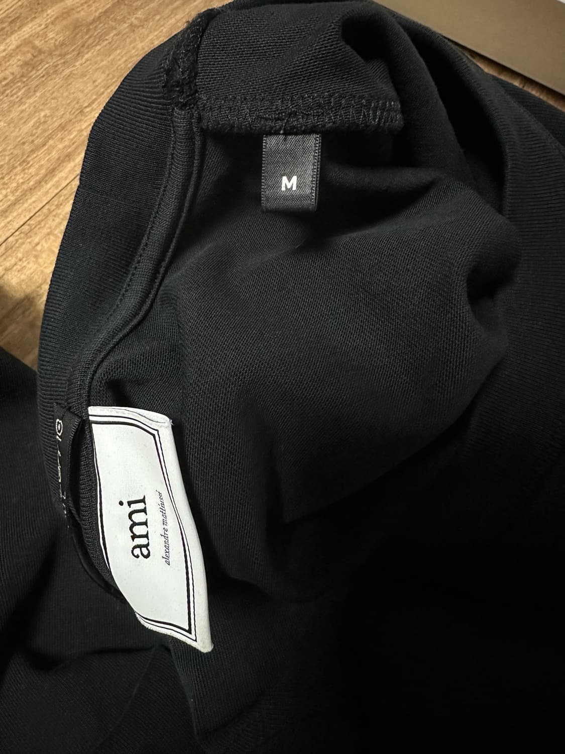 [M] 아미 AMI 스몰 하트 로고 패치 롱슬리브 상품이미지6