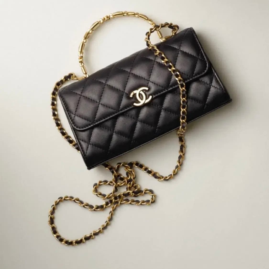 CHANEL 샤넬 체인 플랩 폰 홀더 블랙 상품이미지1