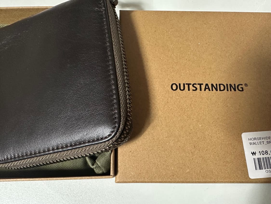 아웃스탠딩 지갑 (HORSEHIDE LEATHER ZIP WALLET) 상품이미지4