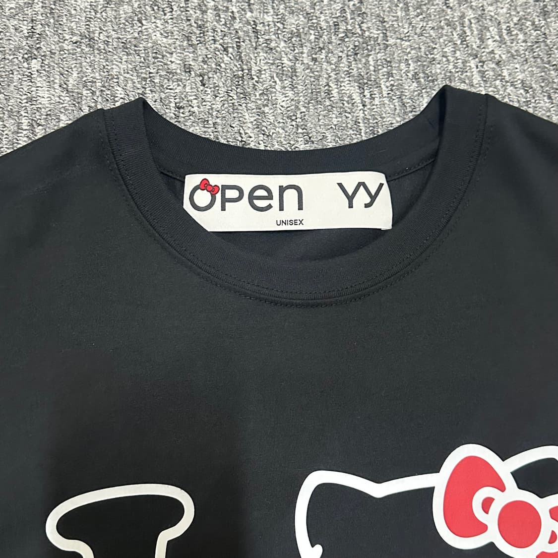 s/m 사이즈) Open yy 헬로키티 오픈와이와이 반팔 티셔츠 블랙 상품이미지3