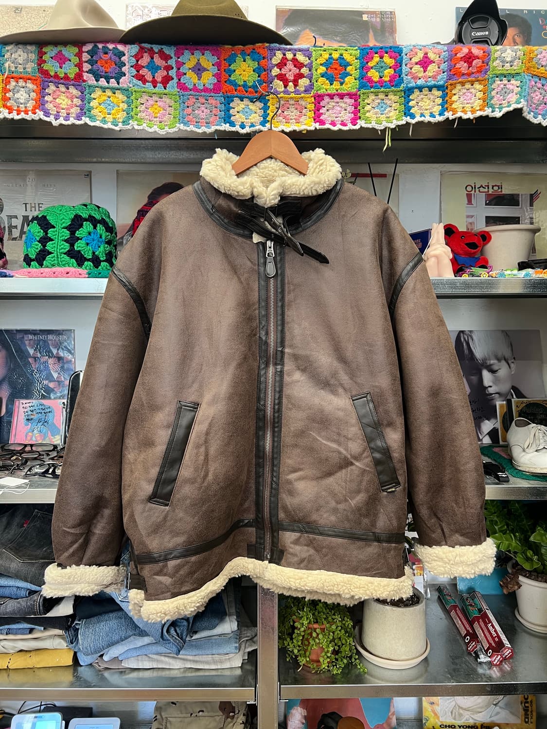 Alpha Industries B-3 Shearling Flight 상품이미지2
