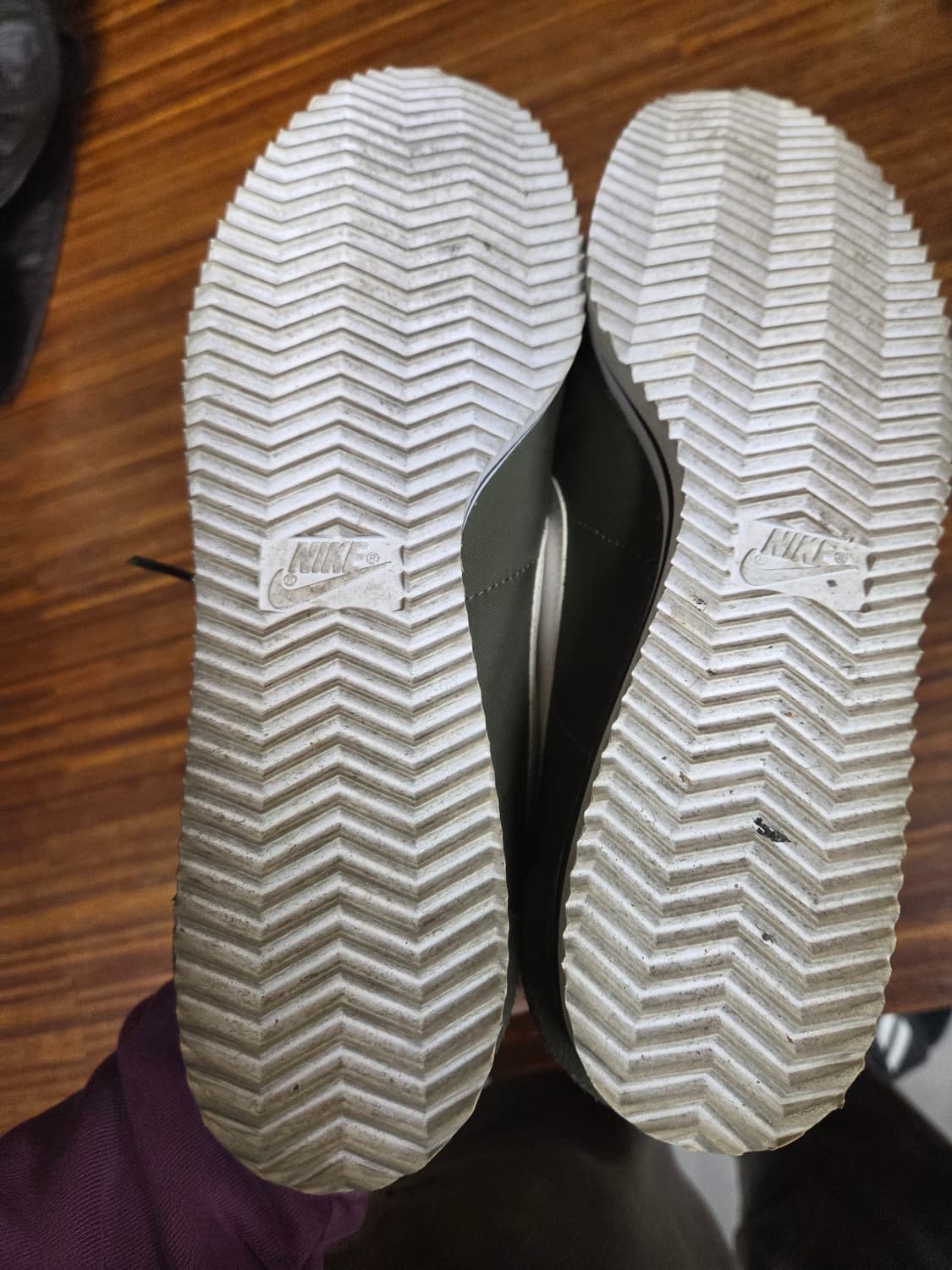 나이키 코르테즈 나일론 스웨이드 카키흰 255 상품이미지5