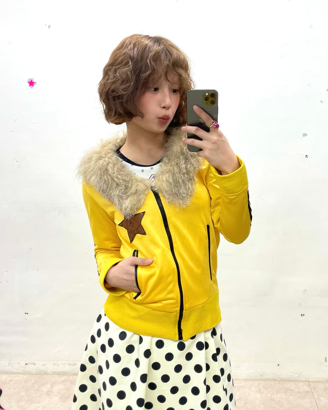Retro Star Glossy Yellow Fur Track Top 상품이미지1