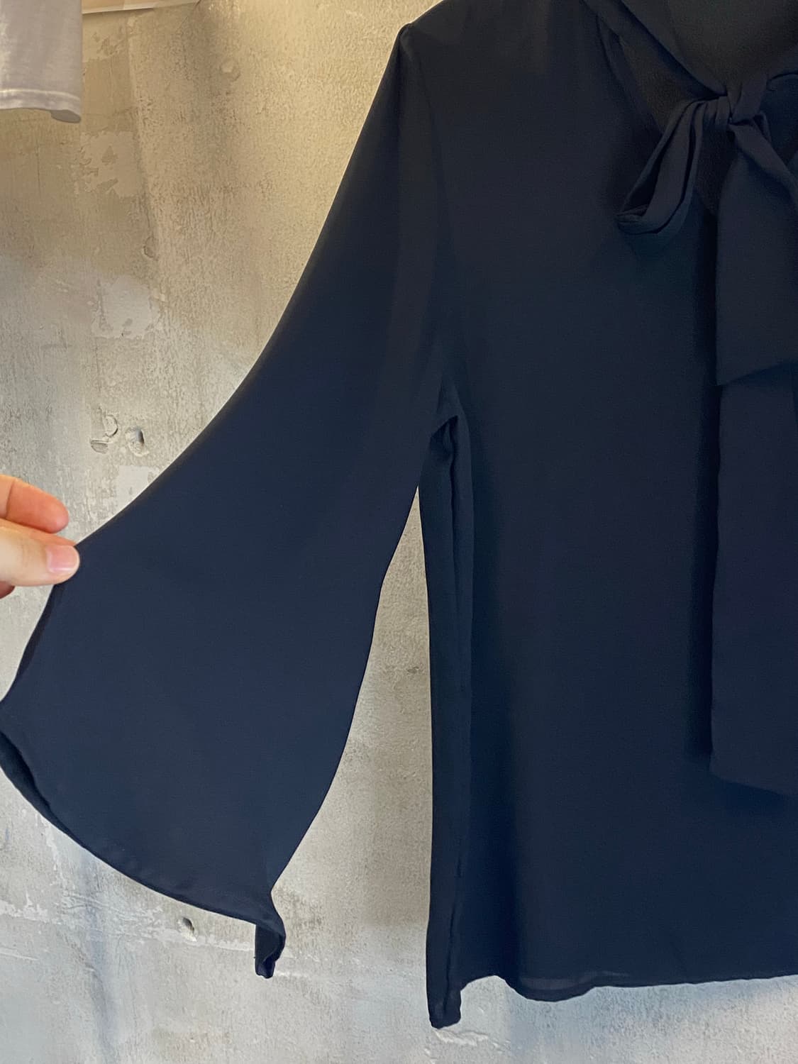 Classy michelle 블랙 블라우스 L 상품이미지4