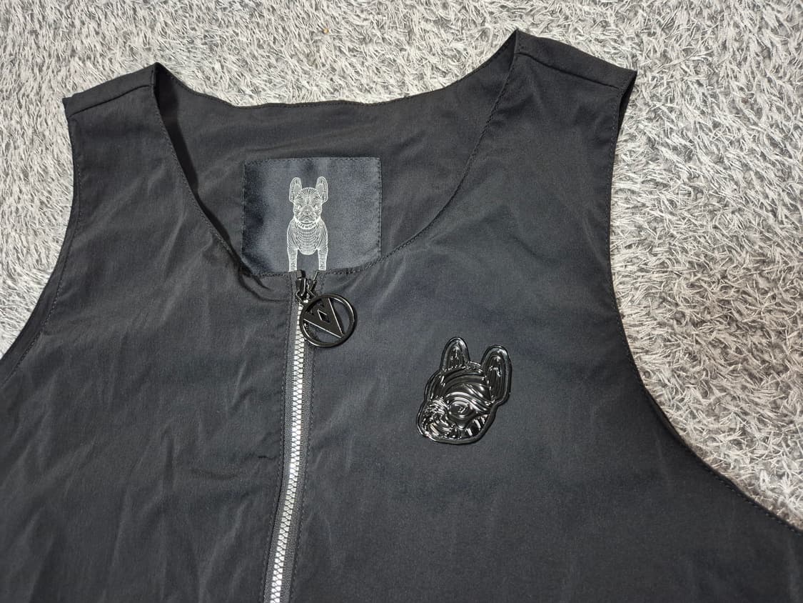 라이프워크 슬리브리스 5부 점프수트 Free

블랙컬러
사이즈: Free 상품이미지3