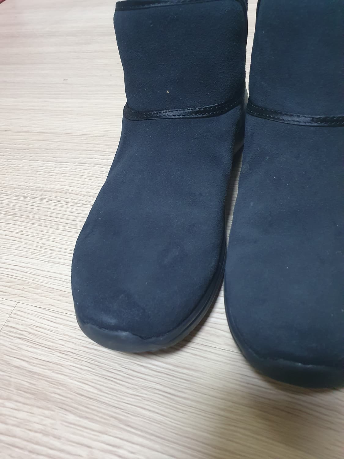 스케쳐스 블랙 털 안감 숏 부츠 240 상품이미지4