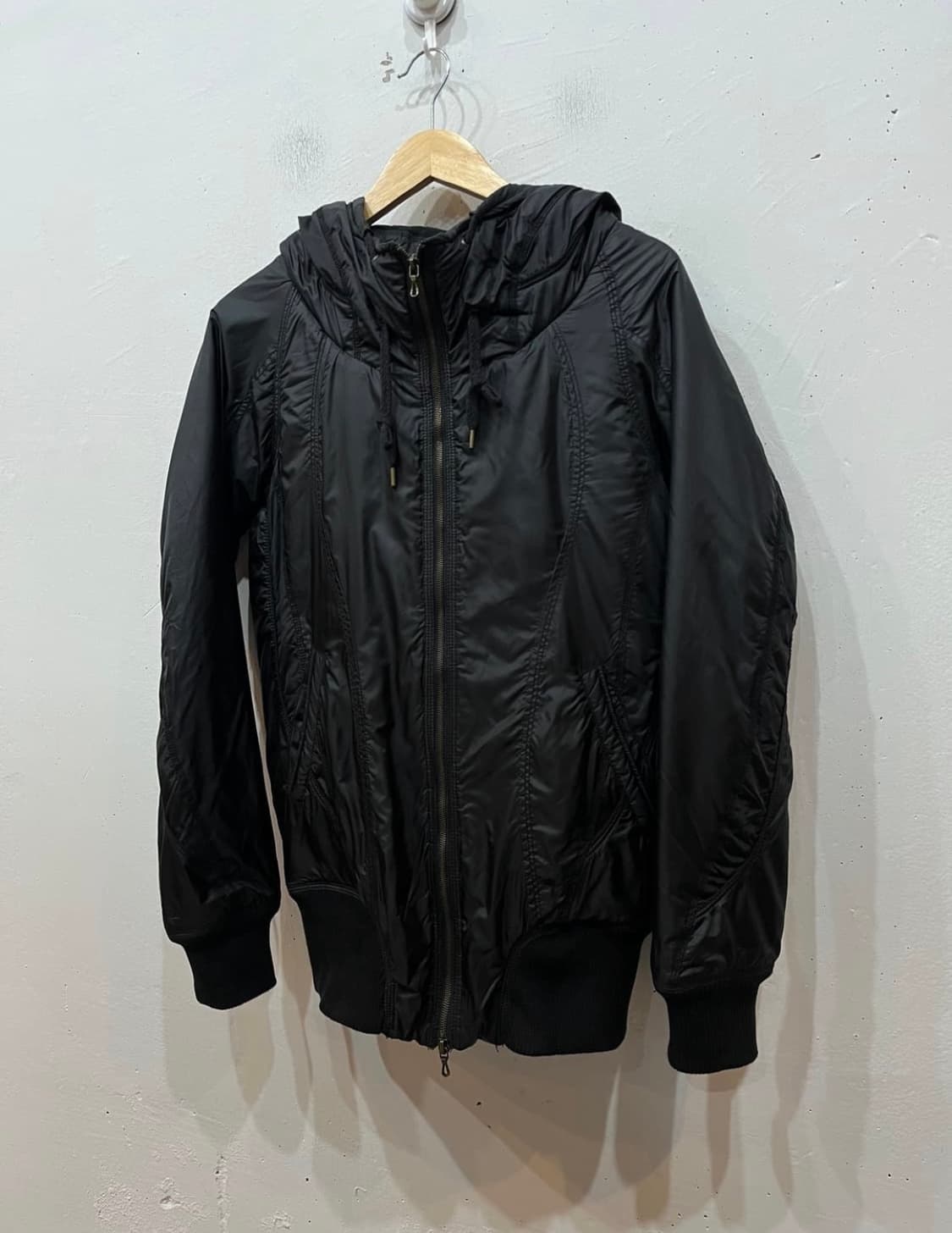 GOA 고아 절개 패디드 봄버자켓 상품이미지1