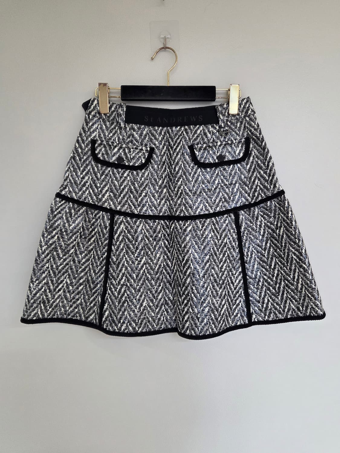 [세인트앤드류스] 여성 블랙 라인 포인트 큐롯 골프 롱 스커트 상품이미지6