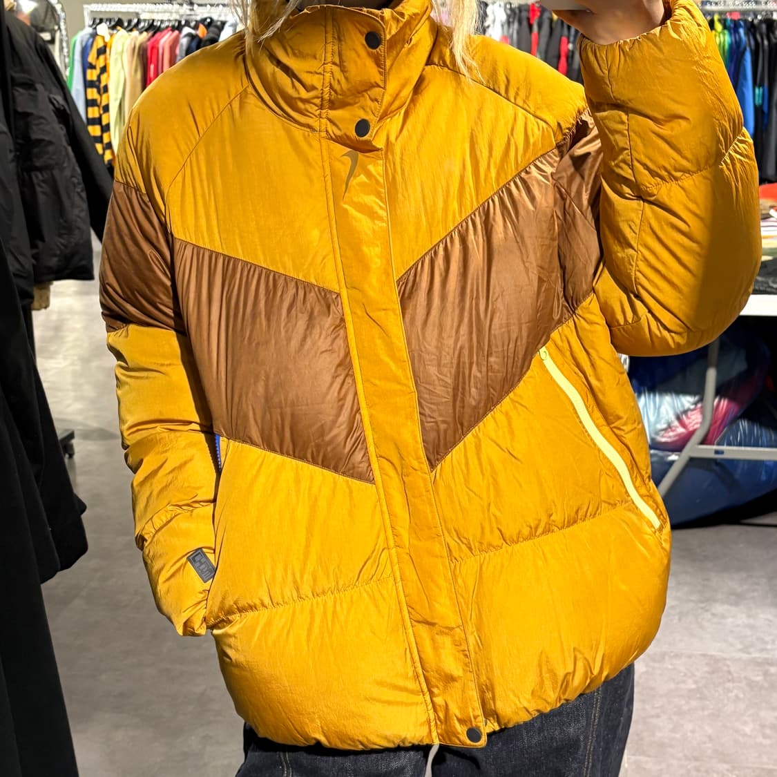 나이키 된장 브라운 배색 빅스우시 올드스쿨 덕다운 오리털 다운 필 패딩  상품이미지1