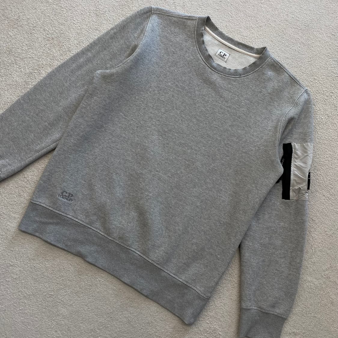 CP 컴퍼니 렌즈 그레이 맨투맨 w2855 상품이미지1