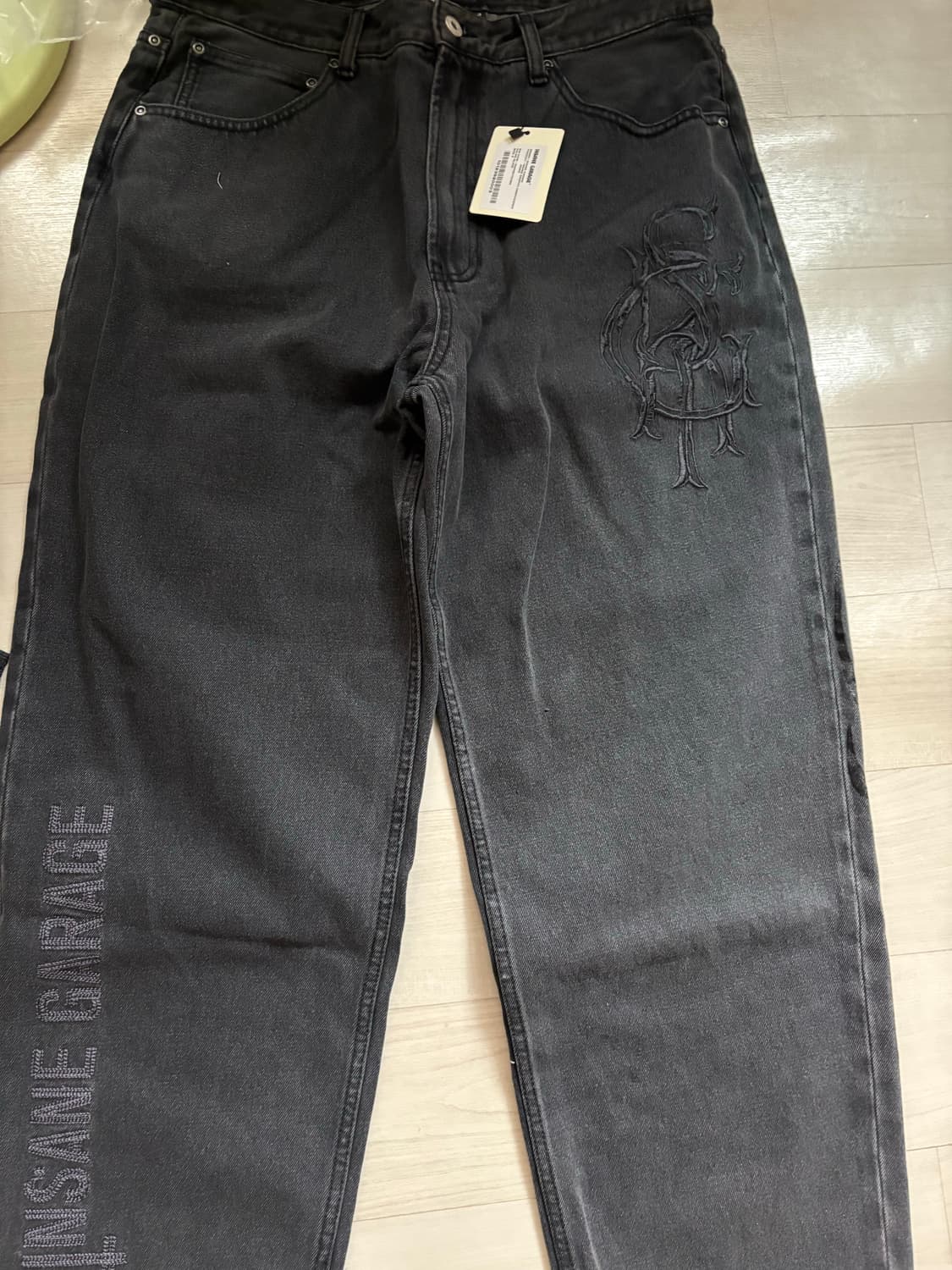 3) 인세인개러지 흑청 데님 팬츠 새상품 팝니다 상품이미지2