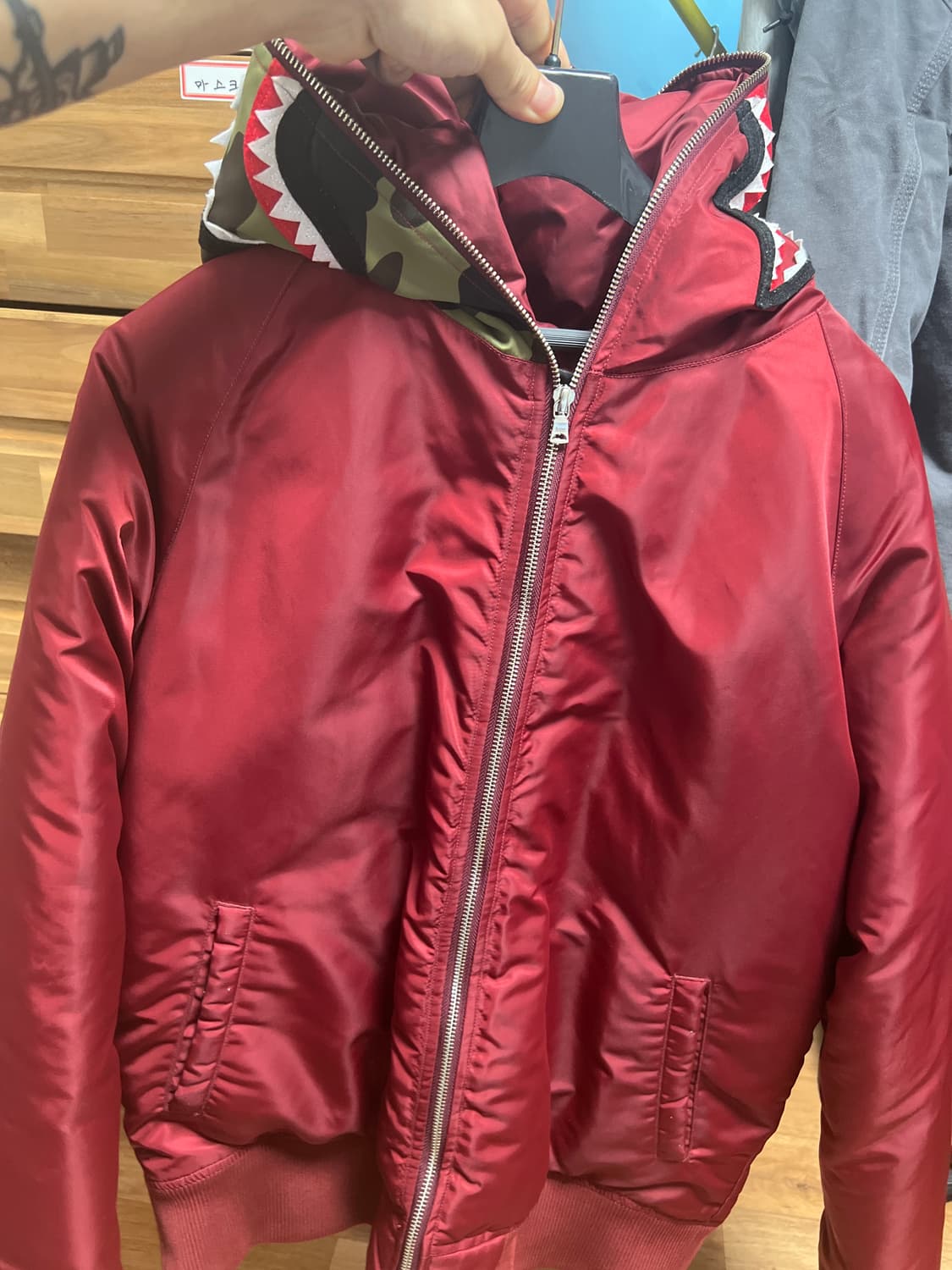 Bape 샤크 레드 padded 봄버 자켓 상품이미지1