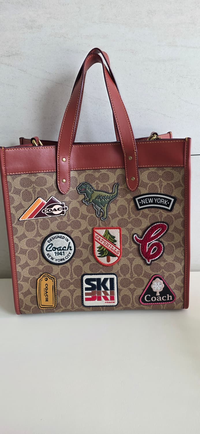 코치 시그니처 패치 토트백 상품이미지1