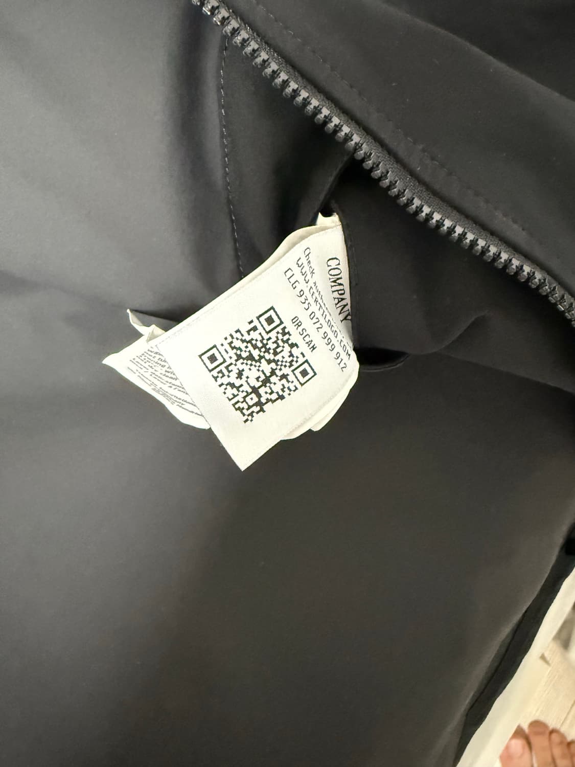 Cp컴퍼니 프로텍 렌즈 바람막이 46사이즈 s-m 상품이미지5