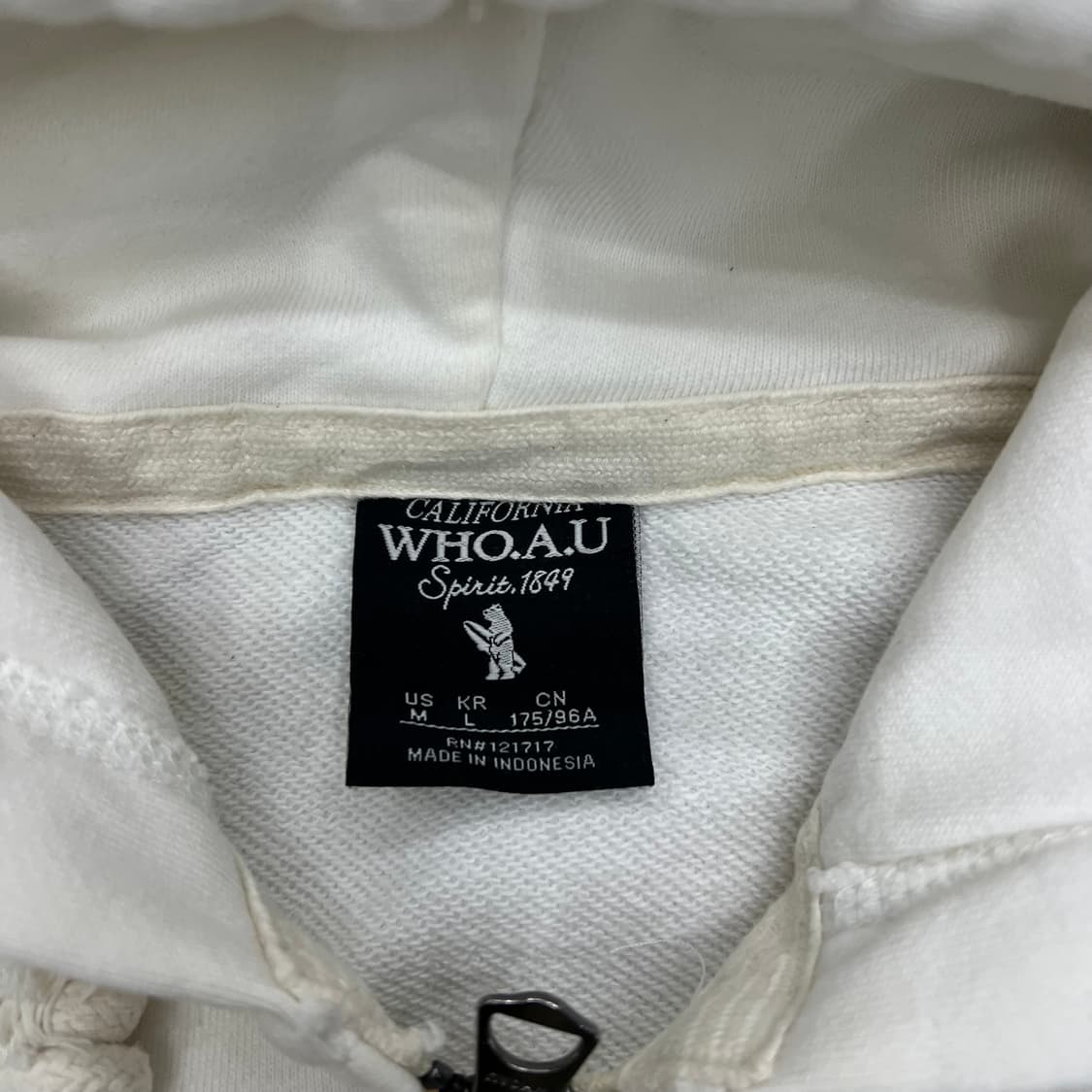 착샷O 후아유 화이트 후드집업 상품이미지2