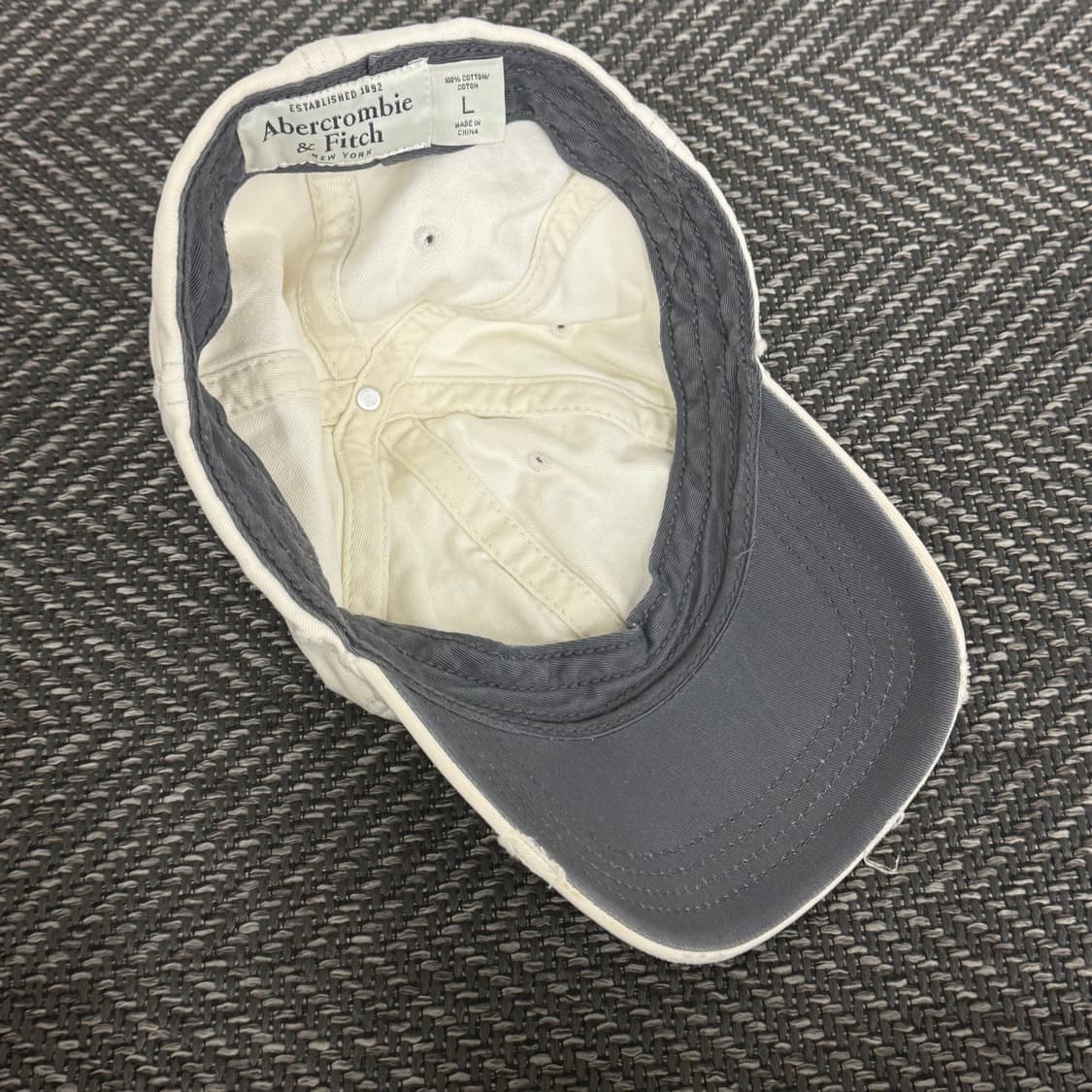 아베크롬비 앤 피치 Y2K 화이트 볼캡 상품이미지4