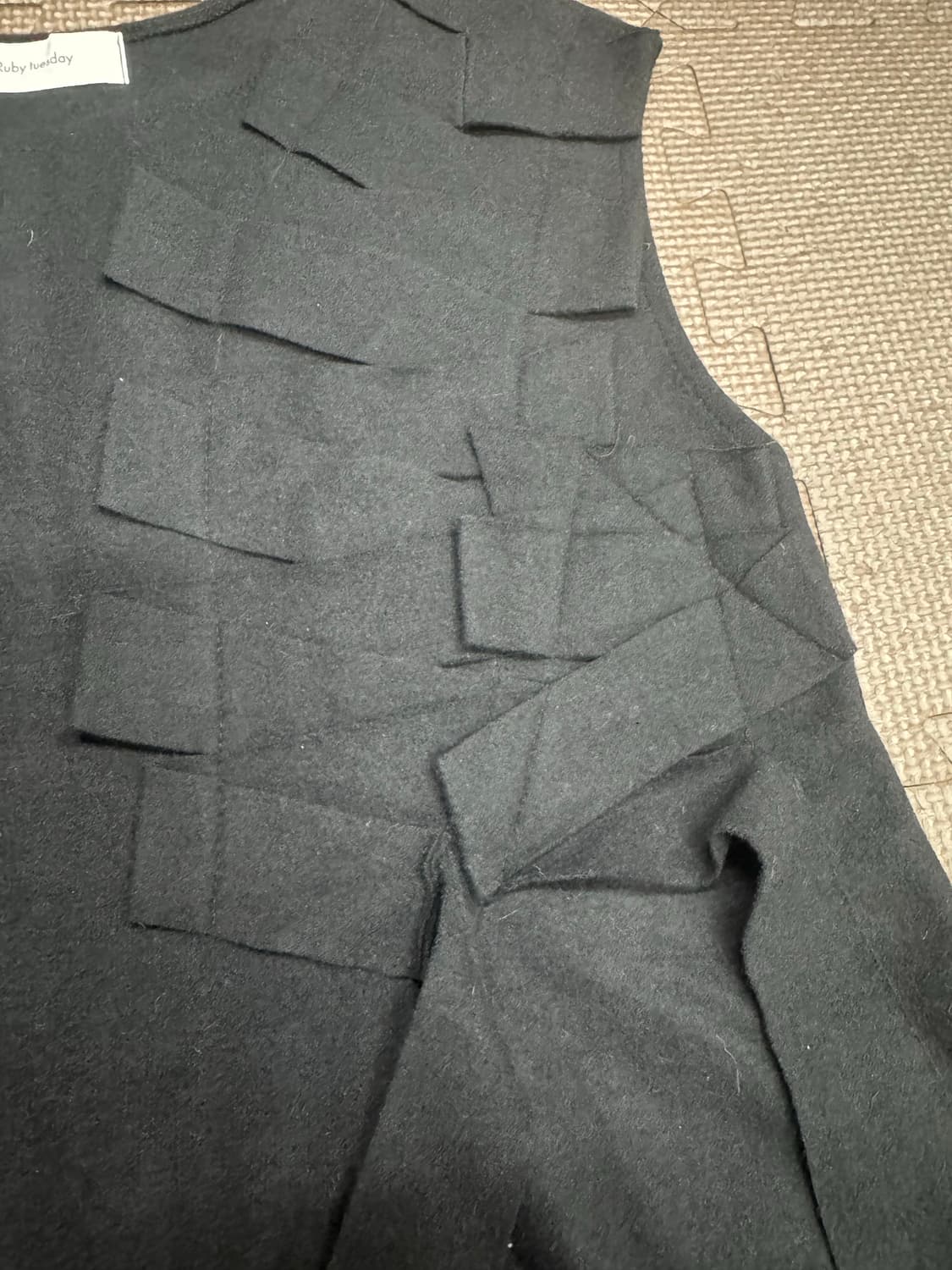 새제품 테이핑 플리츠 울베스트 상품이미지2