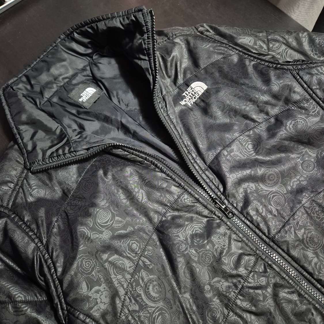 노스페이스 플로랄 패턴 M사이즈 경량패딩 상품이미지2