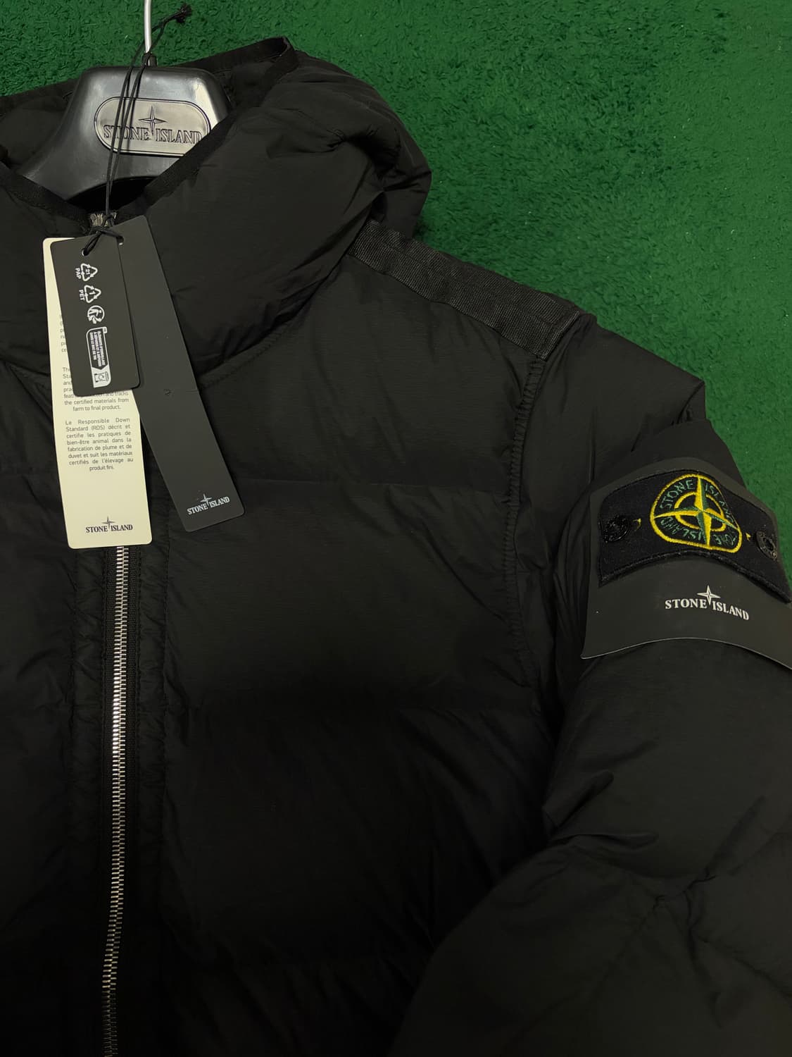 M) 23fw 스톤아일랜드 심리스 터널패딩 블랙 상품이미지3