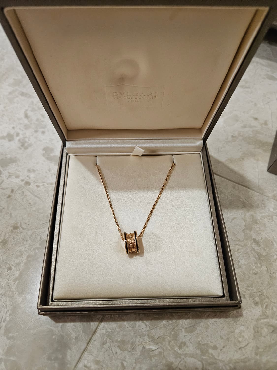 불가리 비제로원 락 목걸이 로즈골드 18k 상품이미지3