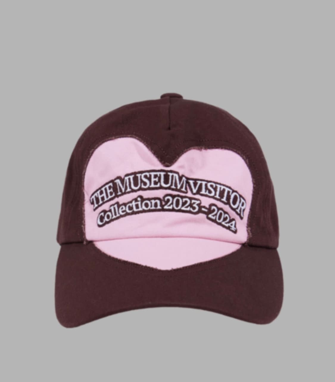 더뮤지엄비지터 하트 컷아웃 로고 볼캡 브라운 상품이미지1