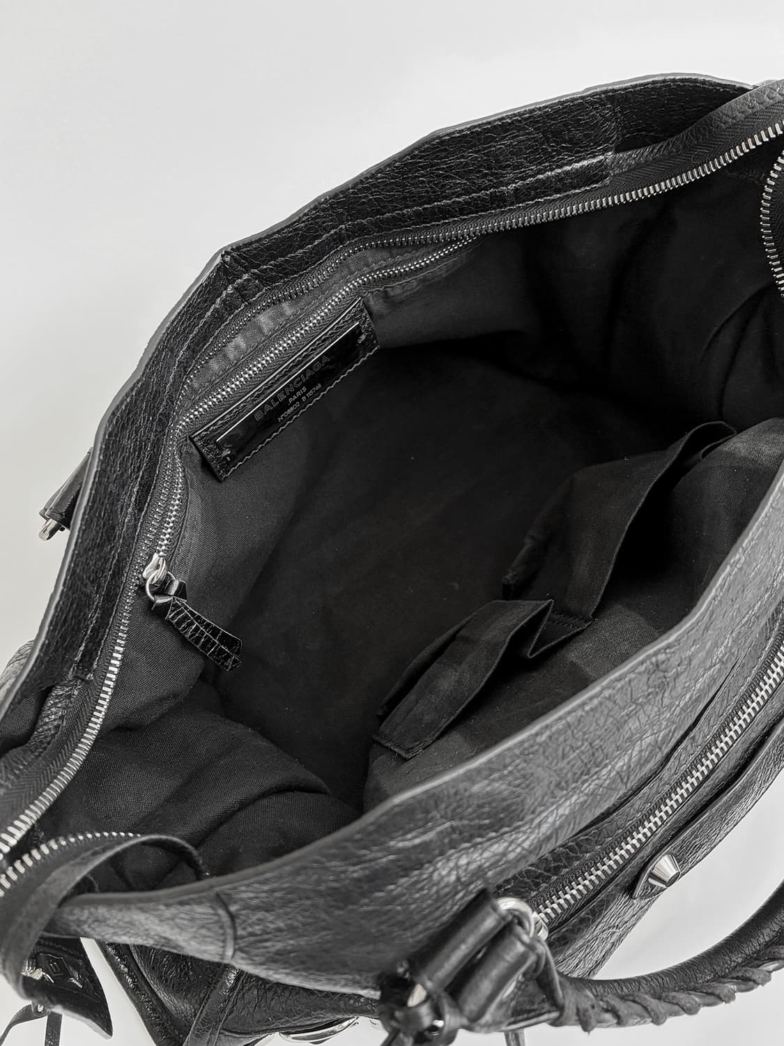 발렌시아가 클래식 시티백 미듐 판매합니다. 상품이미지6