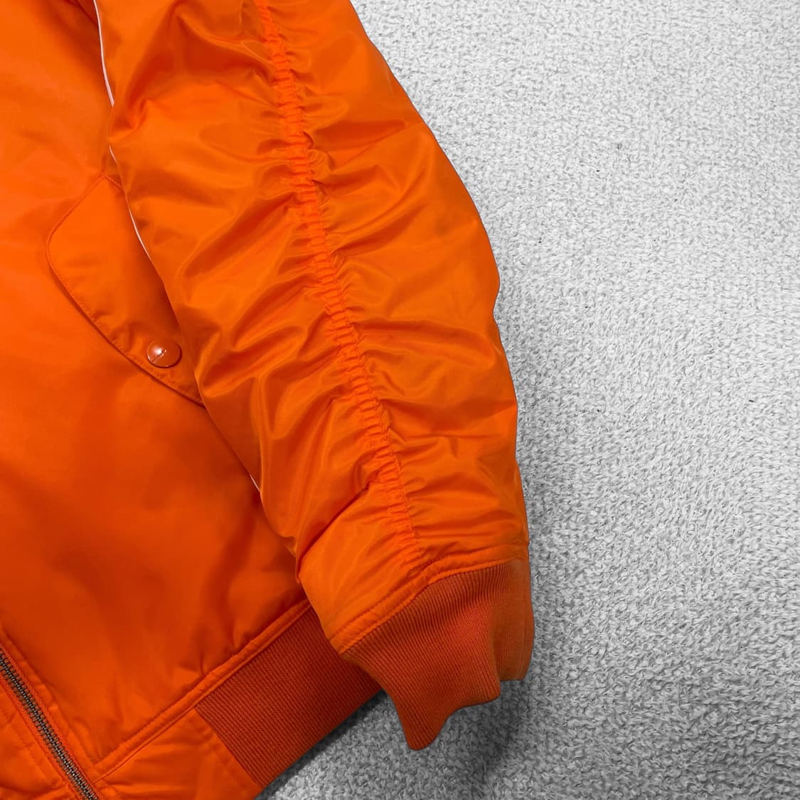 아디다스 트레포일 로고 봄버 패디드 점퍼 오렌지 상품이미지3