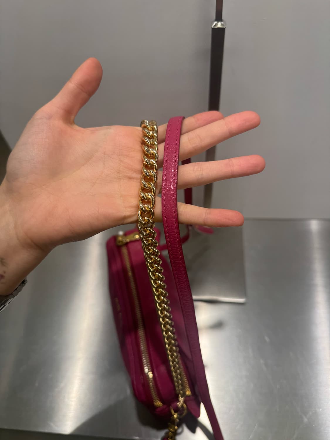 미우미우 가죽백 상품이미지9