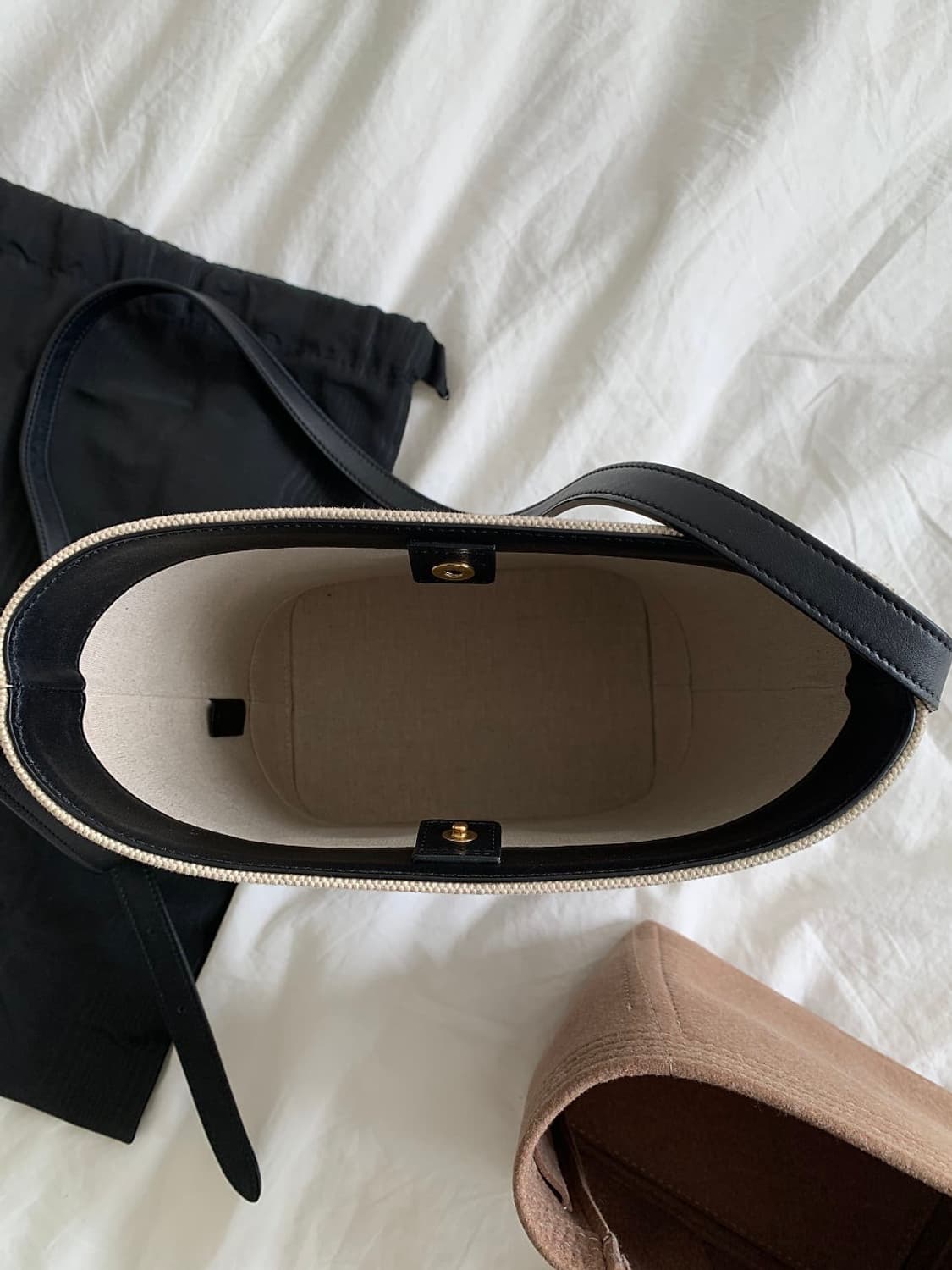 셀린느 트리오페 버킷백 상품이미지10