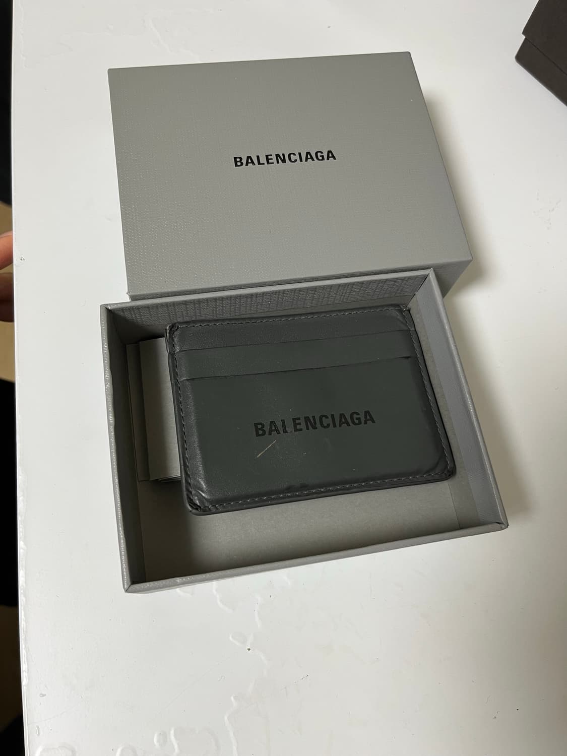 발렌시아가 로고 지갑 상품이미지1