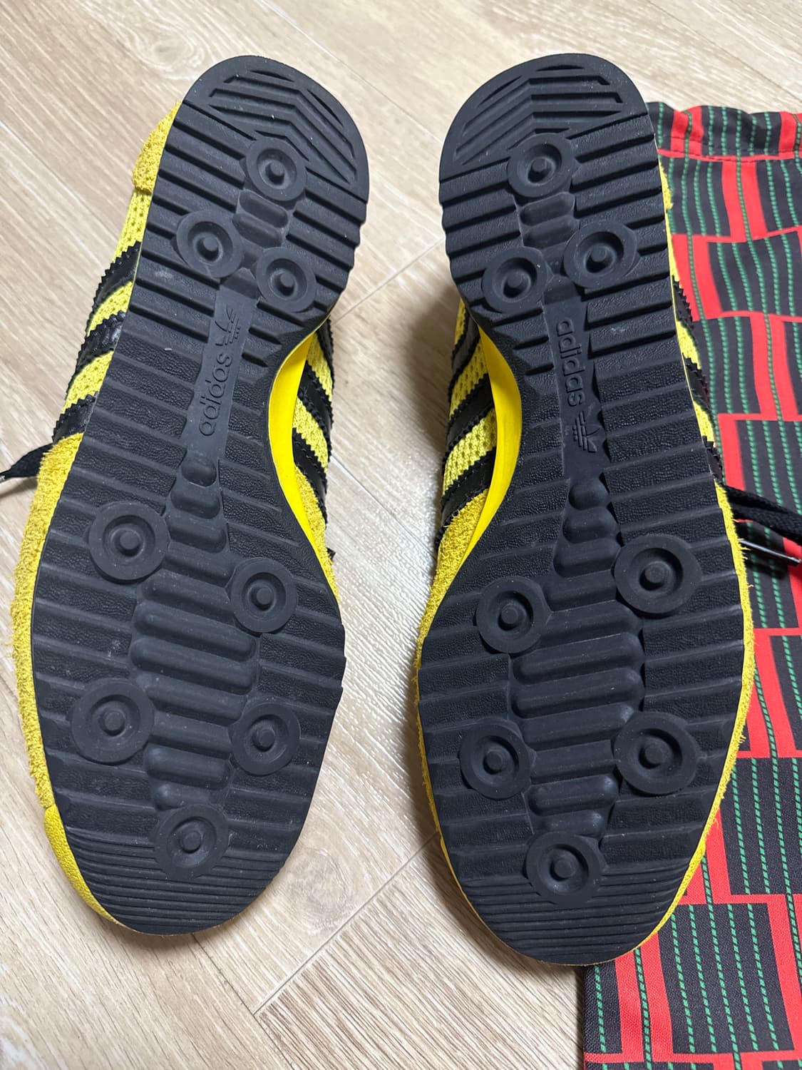 아디다스 웨일즈 보너 옐로우 스니커즈 상품이미지2