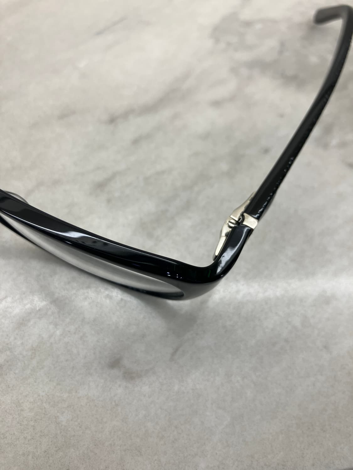 로에베 LOEWE 블랙 오벌 뿔테 안경 상품이미지2