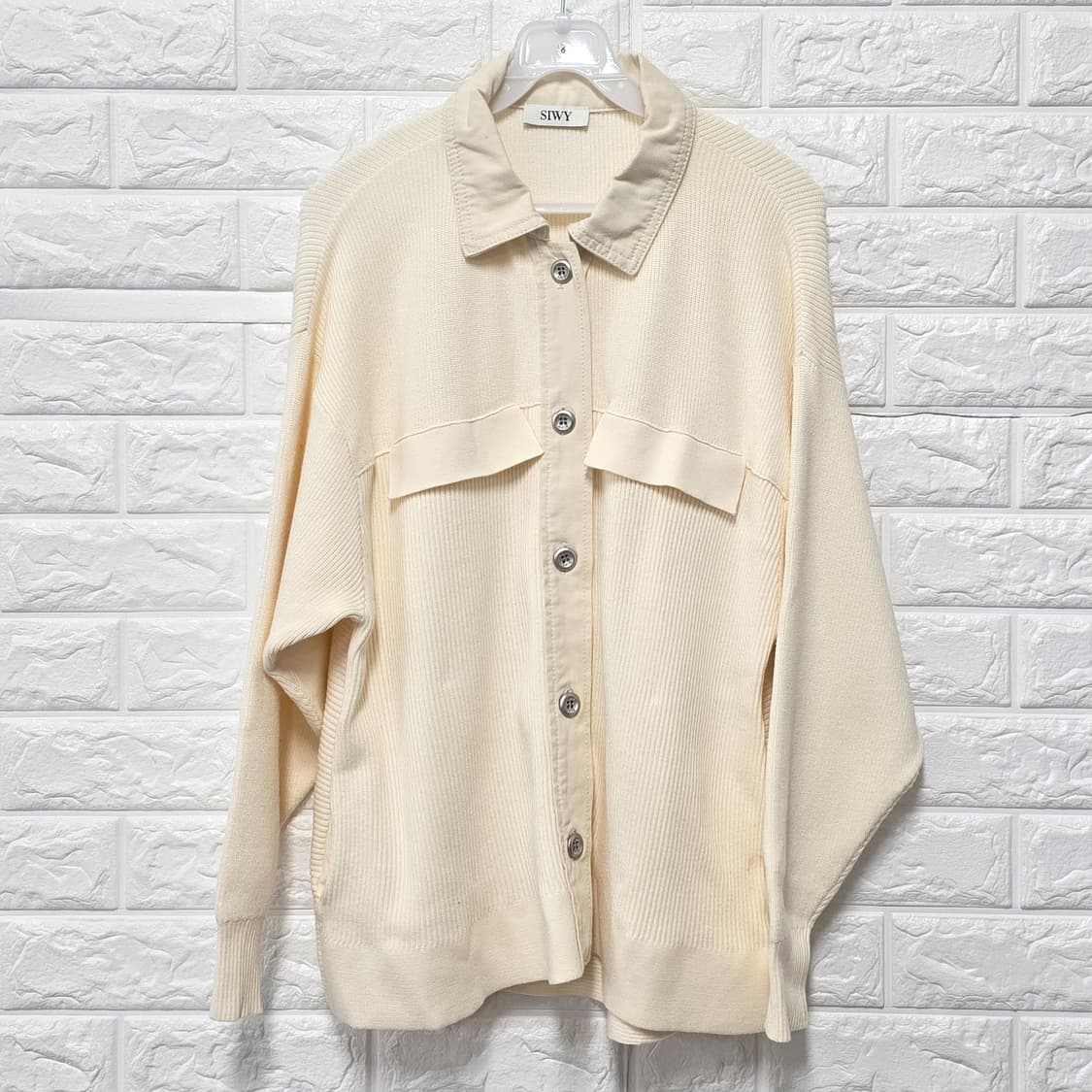 택포) SIWY 씨위 아이보리 니트 셔츠 M 상품이미지1