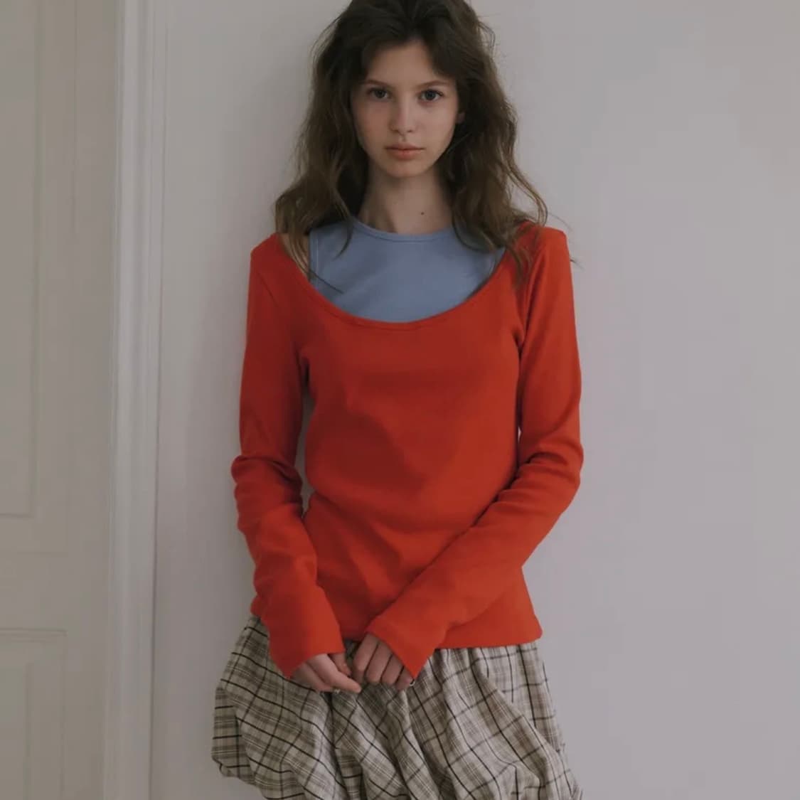 오버듀플레어 스쿱넥 티셔츠 레드 상품이미지2