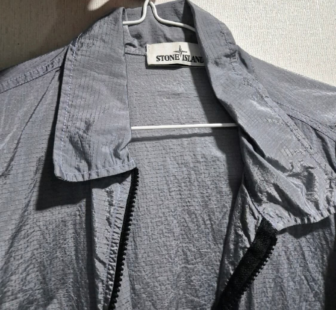 백화점판)  스톤아일랜드 나일론 셔츠 100 사이즈 상품이미지3