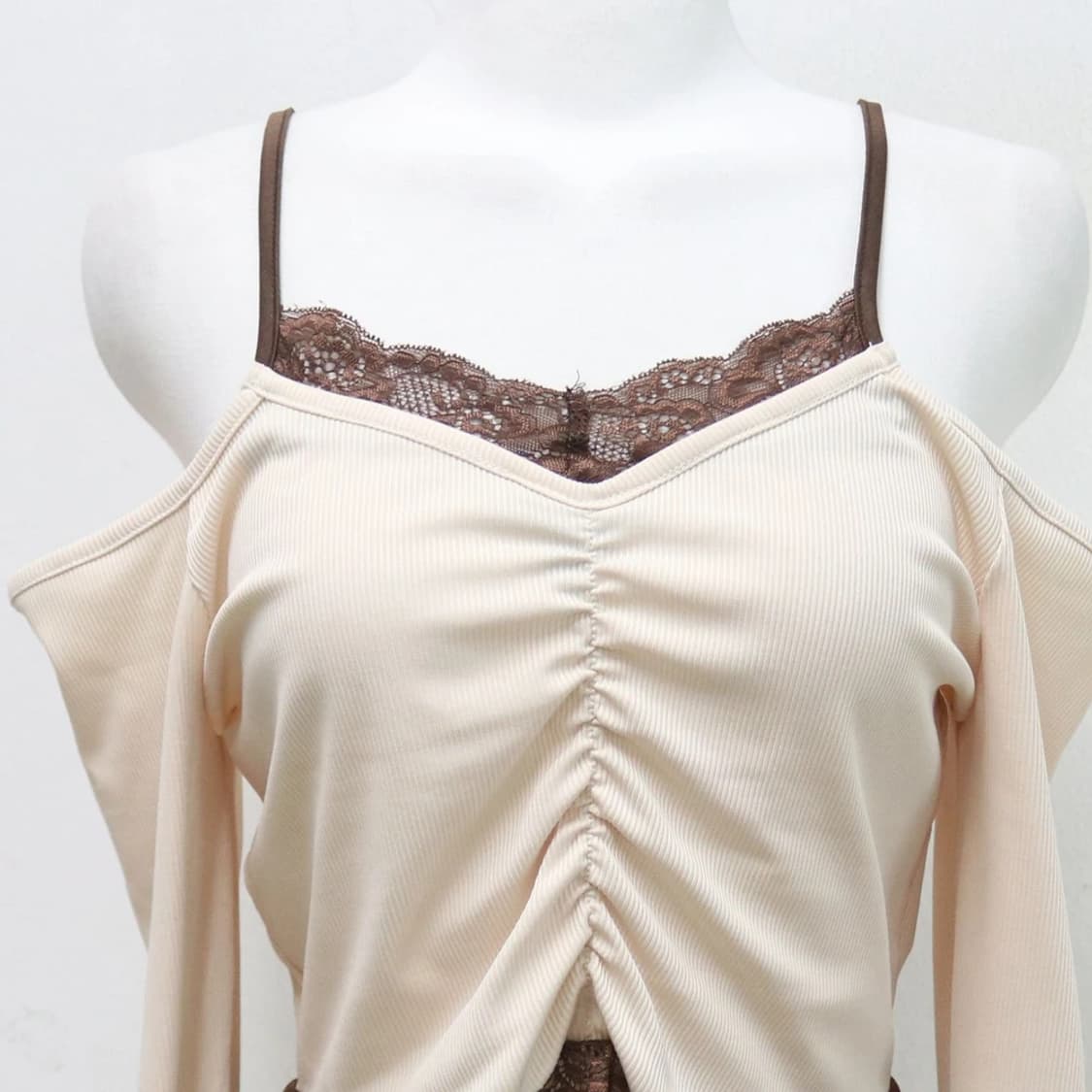 롬위 레이스 레이어드 오프숄더 티 61803 상품이미지3