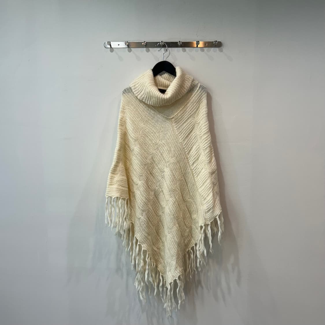 아이보리 모헤어 터틀넥 케이프 상품이미지2