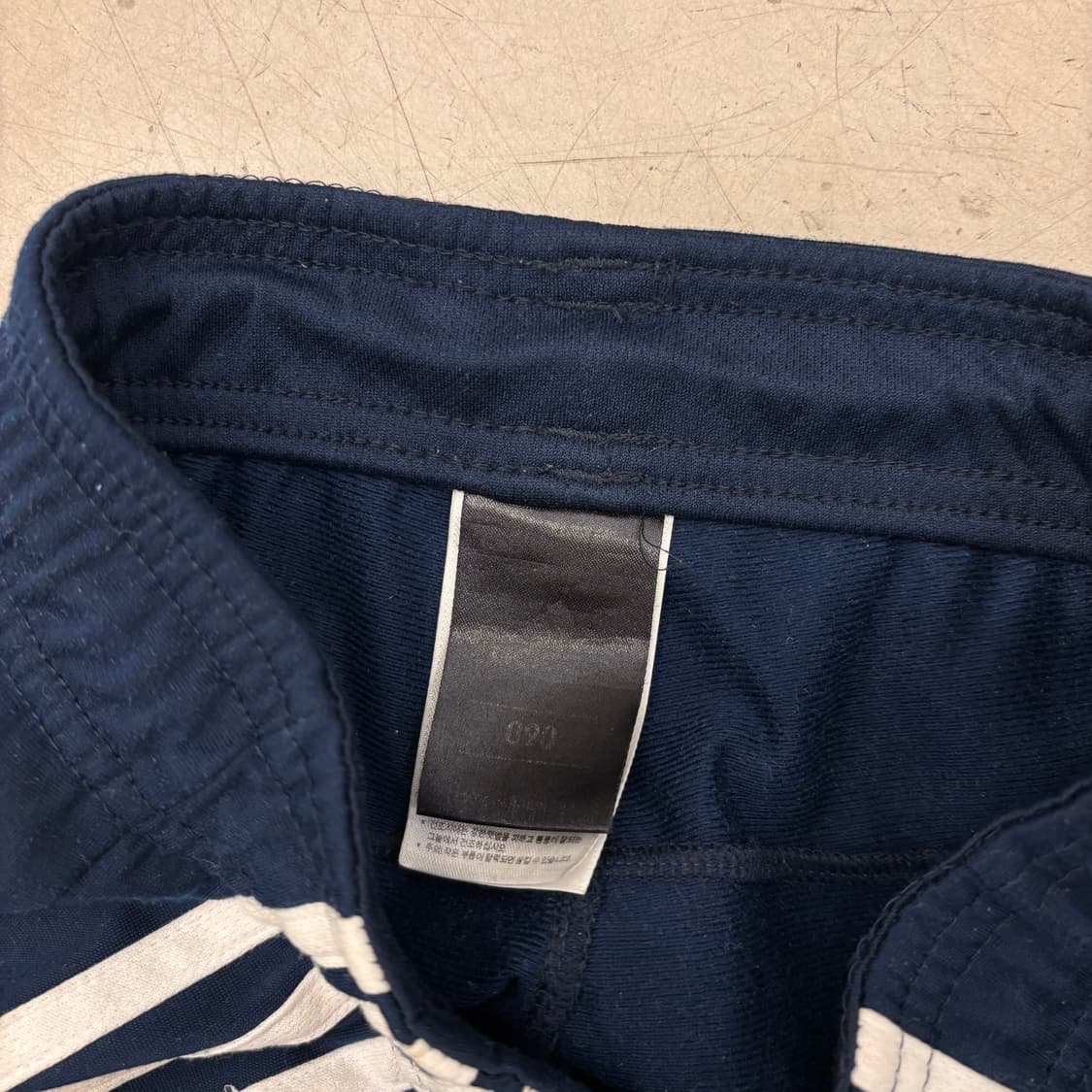 아디다스 네이비 이큅먼트 트랙팬츠 상품이미지3