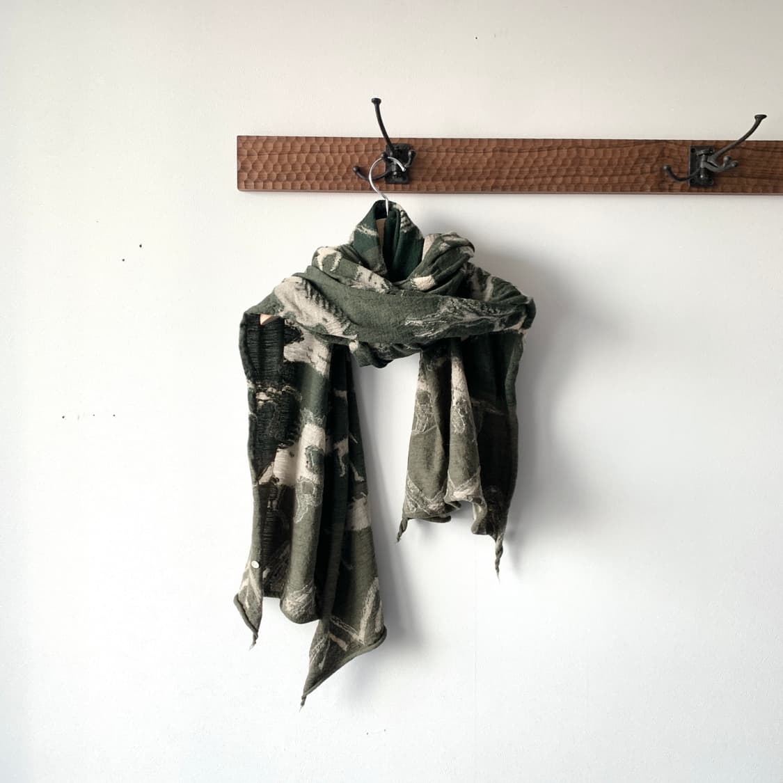 크로켓 울 인디언 홀스 페인팅 머플러 상품이미지2