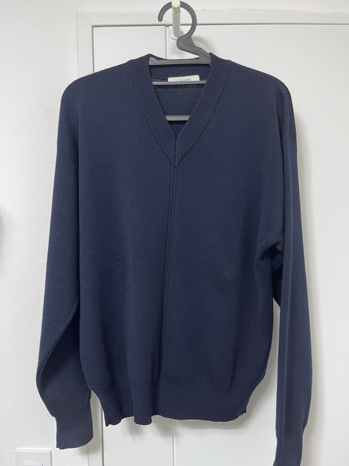 르메르 브이넥 니트 싸게 팝니다. 상품이미지3