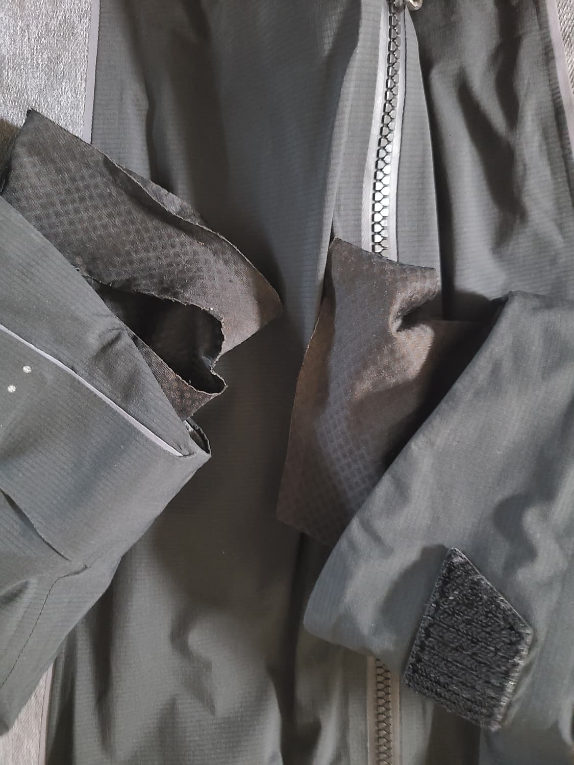 살로몬 고어텍스 후드 자켓 그레이블랙 M 🧥 상품이미지10