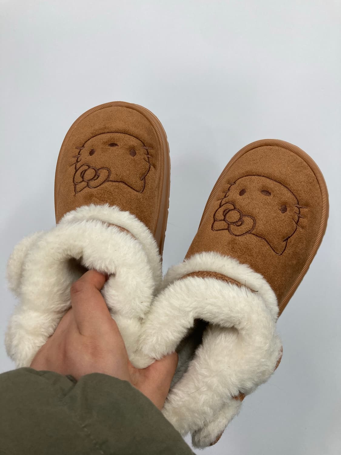 헬로키티 어그 상품이미지1