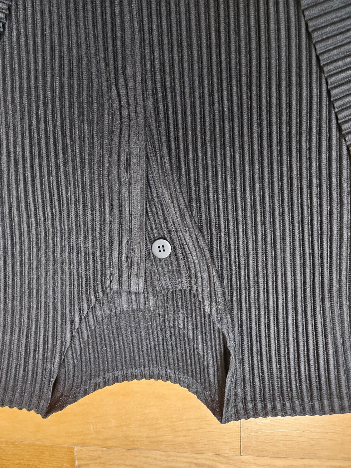 이세이미야케 옴므플리세 헨리넥 긴팔 블랙 상품이미지3