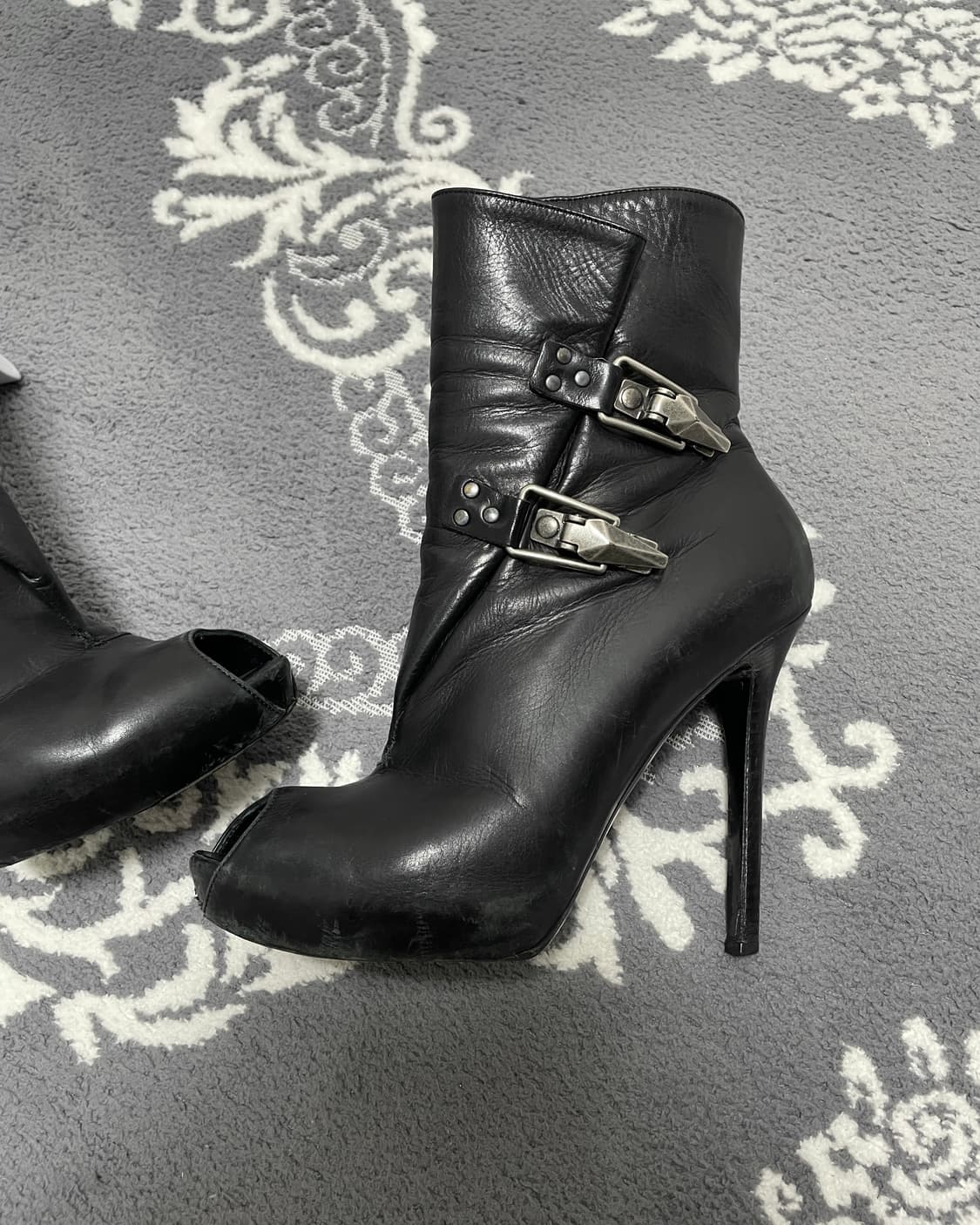Alexander MQ Peep-Toe Leather Boots 상품이미지2