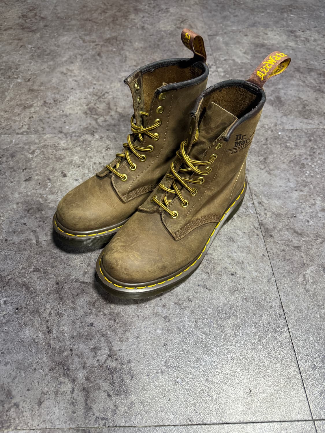 닥터마틴 1460 크레이지홀스 230 상품이미지1