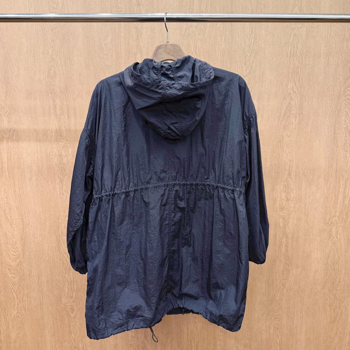 니코앤드 윈드 브레이커 후드 자켓 플랩 포켓 스트링 디테일 오버핏 블랙 상품이미지3