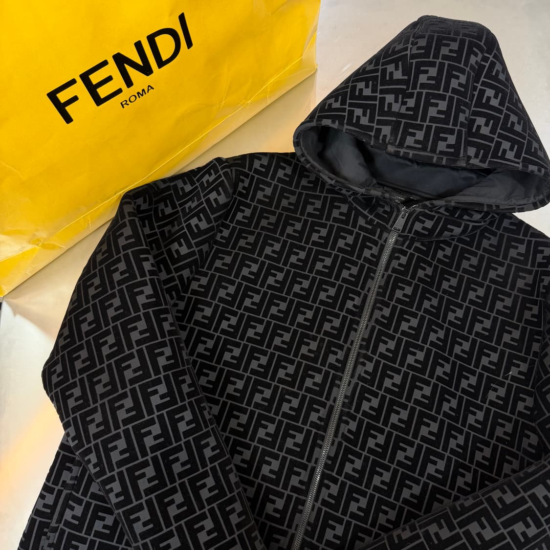 [리오브] 펜디 FF 풀 모티프 벨벳 후드 블루종 자켓 상품이미지3